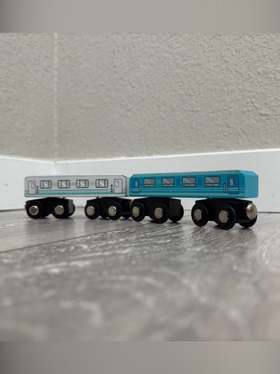 Battat Other - Battat Wooden Coaches - Blue & White
